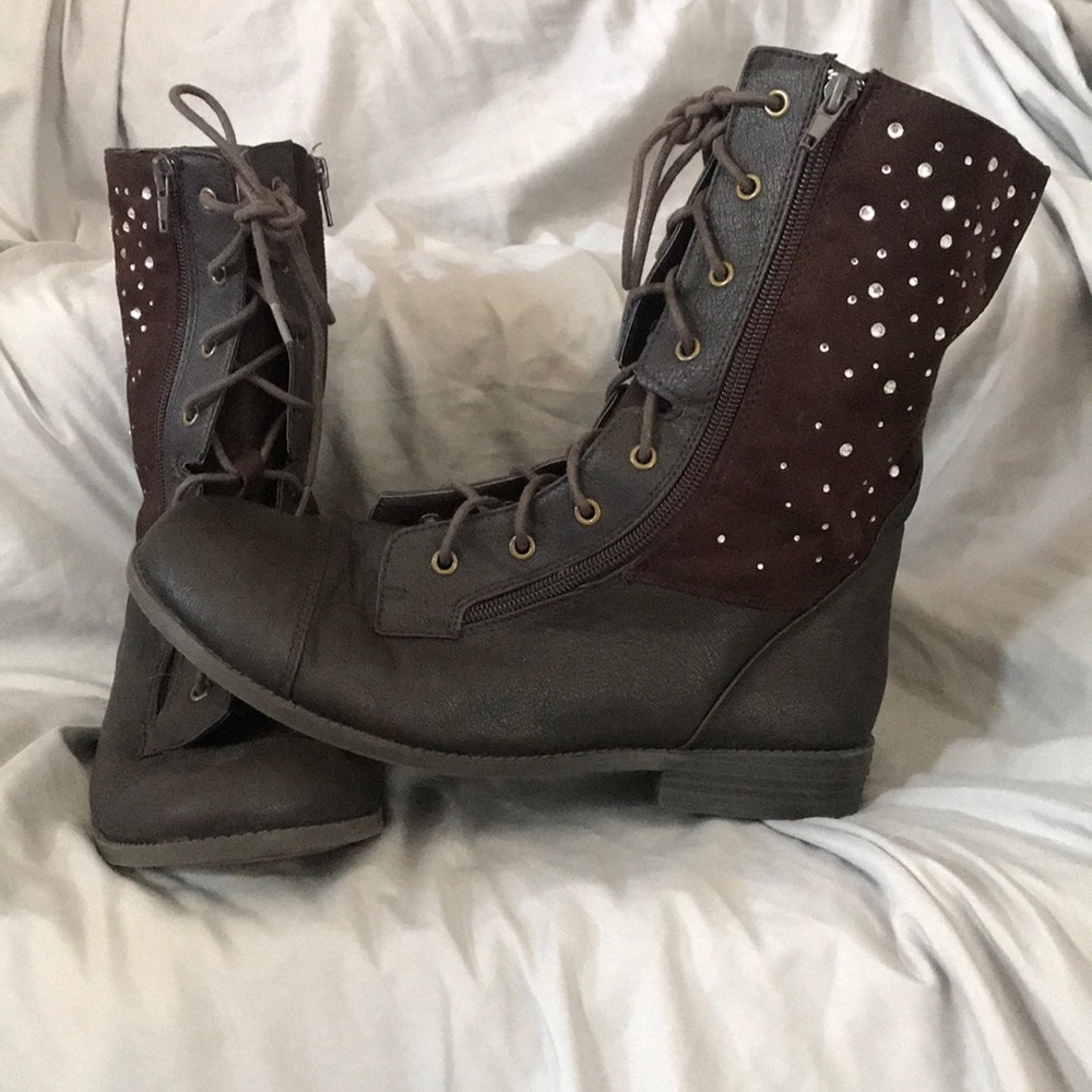 Combat boots